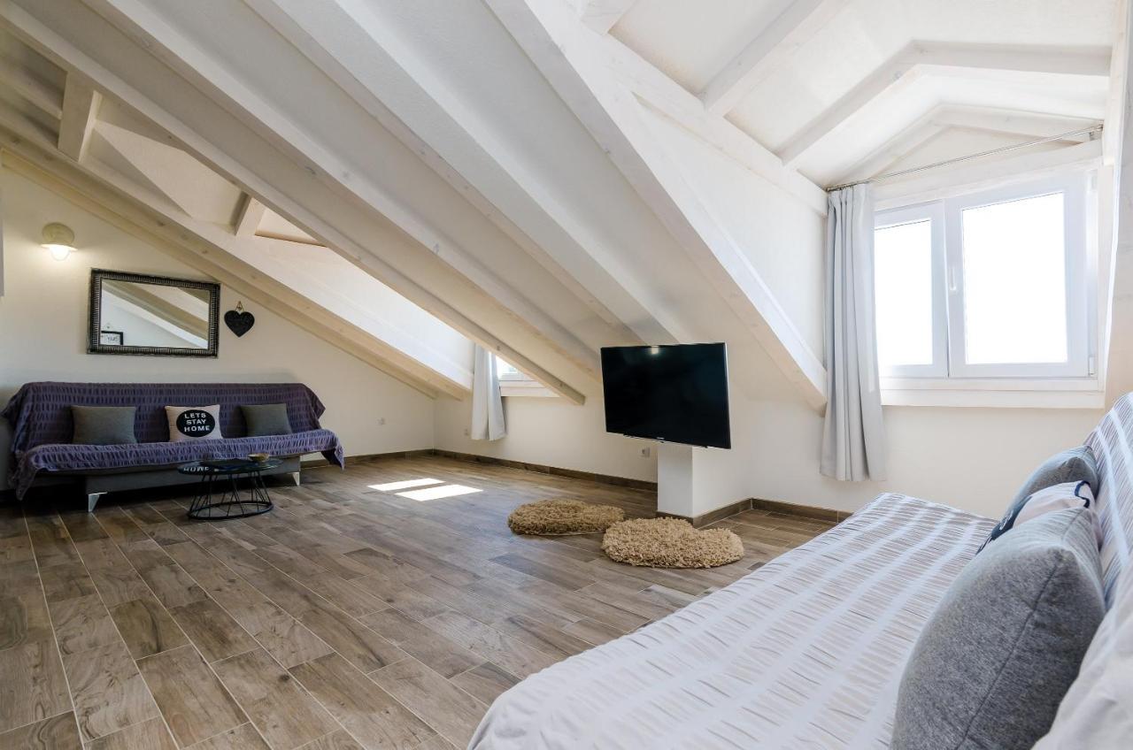 Life Apartment